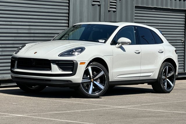 2026 Porsche Macan AWD