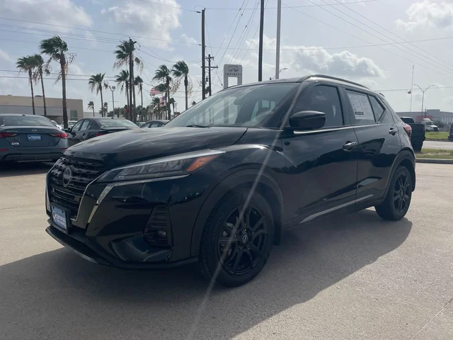2024 Nissan Kicks SR