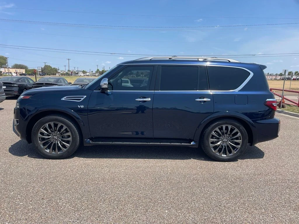 Used 2022 Blue Nissan Platinum image 4