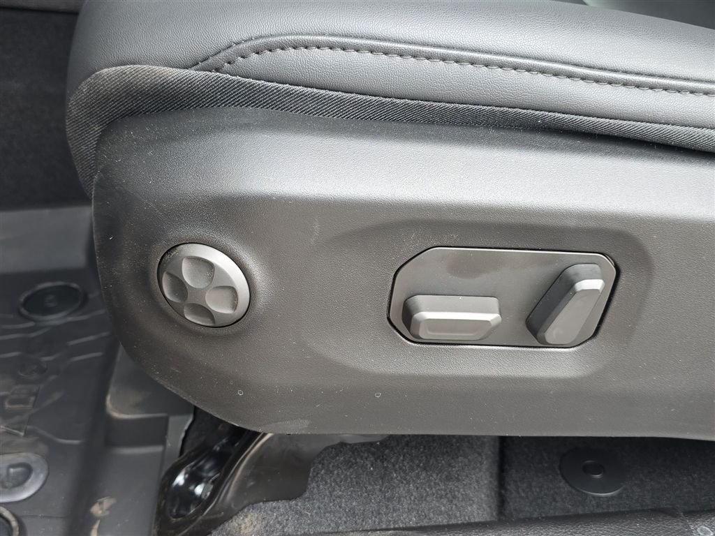 New 2026 Black Clear-Coat Exterior Paint Jeep Rubicon X image 18