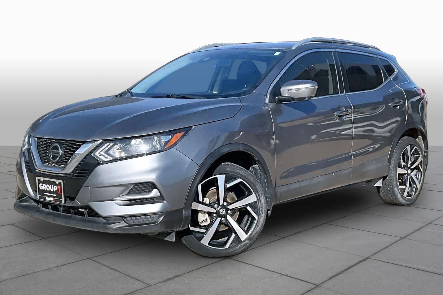 Used 2022 Gun Metallic Nissan SL image 2
