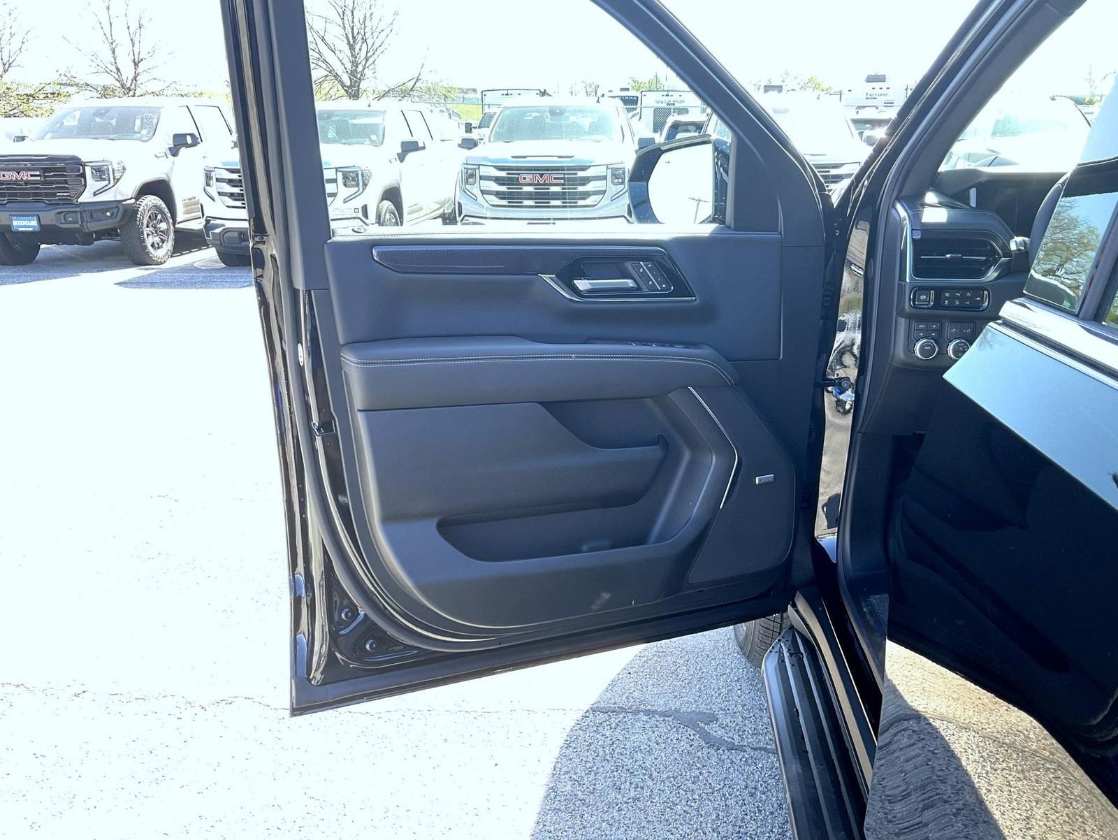 2026 GMC Yukon Elevation - Photo 9