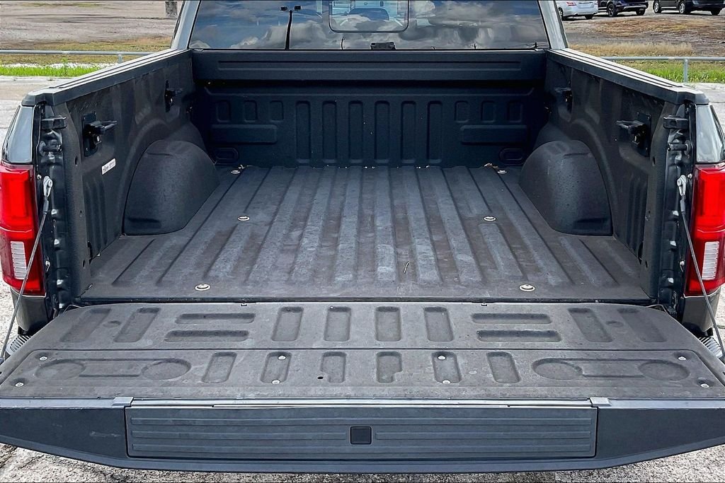 Used 2020 Magnetic Metallic Ford Lariat image 37