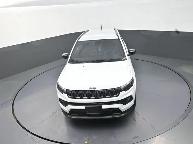 New 2026 Bright White Clear-Coat Exterior Paint Jeep Latitude image 12