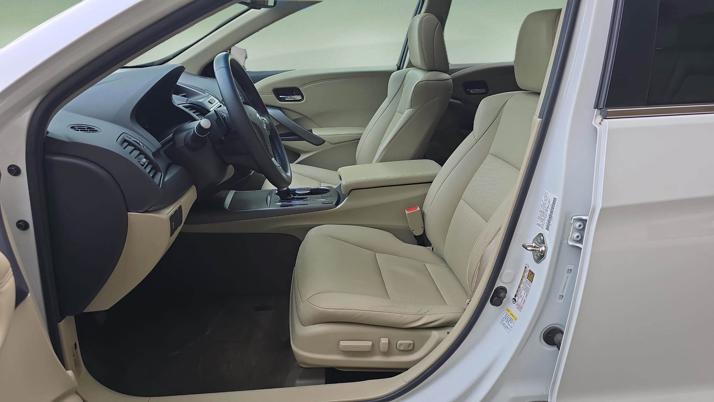 Used 2014 White Acura AWD image 9