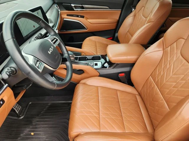 Used 2025 Black Kia SX-Prestige X-Line image 12
