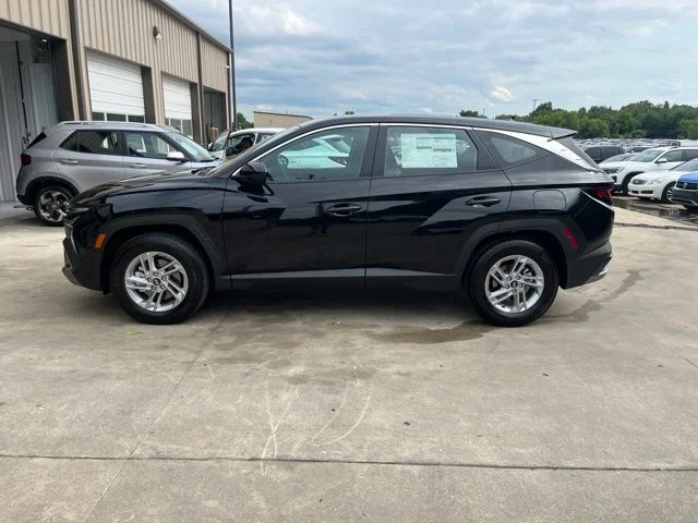 New 2026 Phantom Black Hyundai SE image 7
