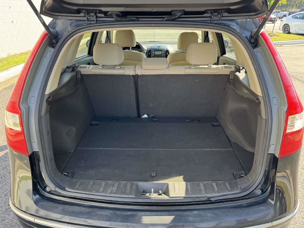Used 2012 Black Hyundai GLS image 16