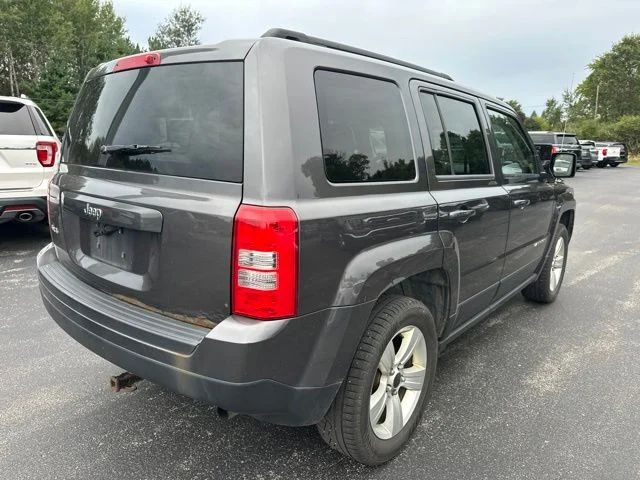 Used 2015 Granite Crystal Clearcoat Metallic Jeep Sport image 8