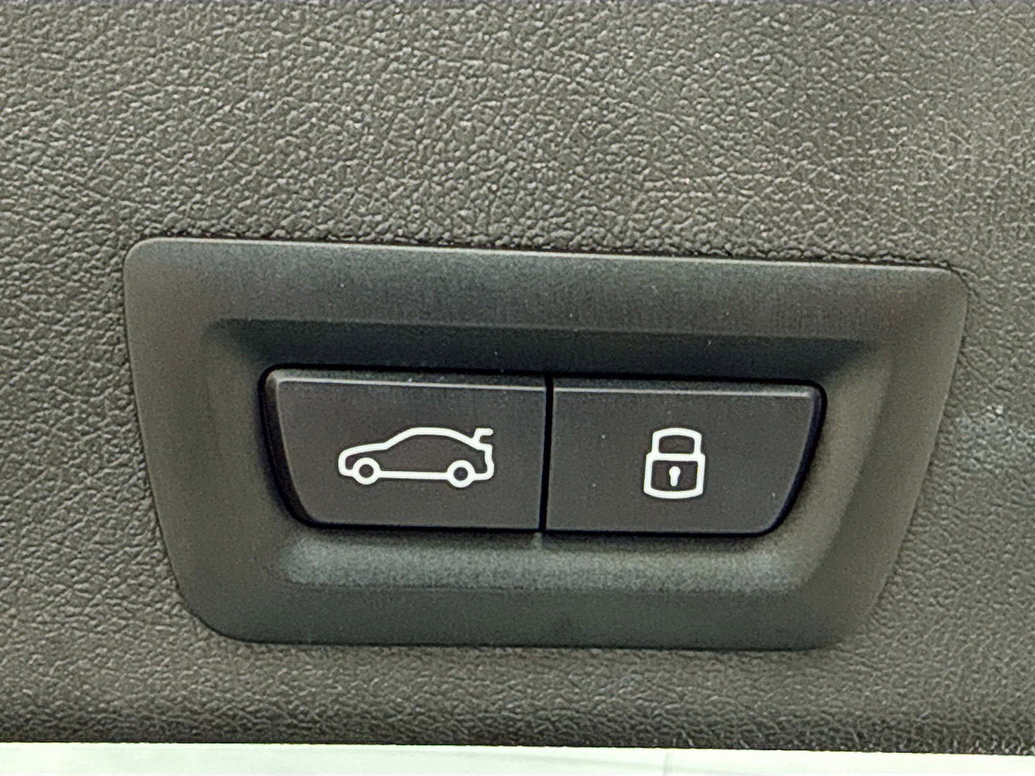 Used 2024 Gray Metallic BMW xDrive40i image 12