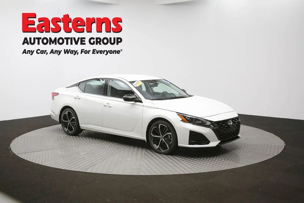 Used 2023 White Nissan 2.5 SR image 45