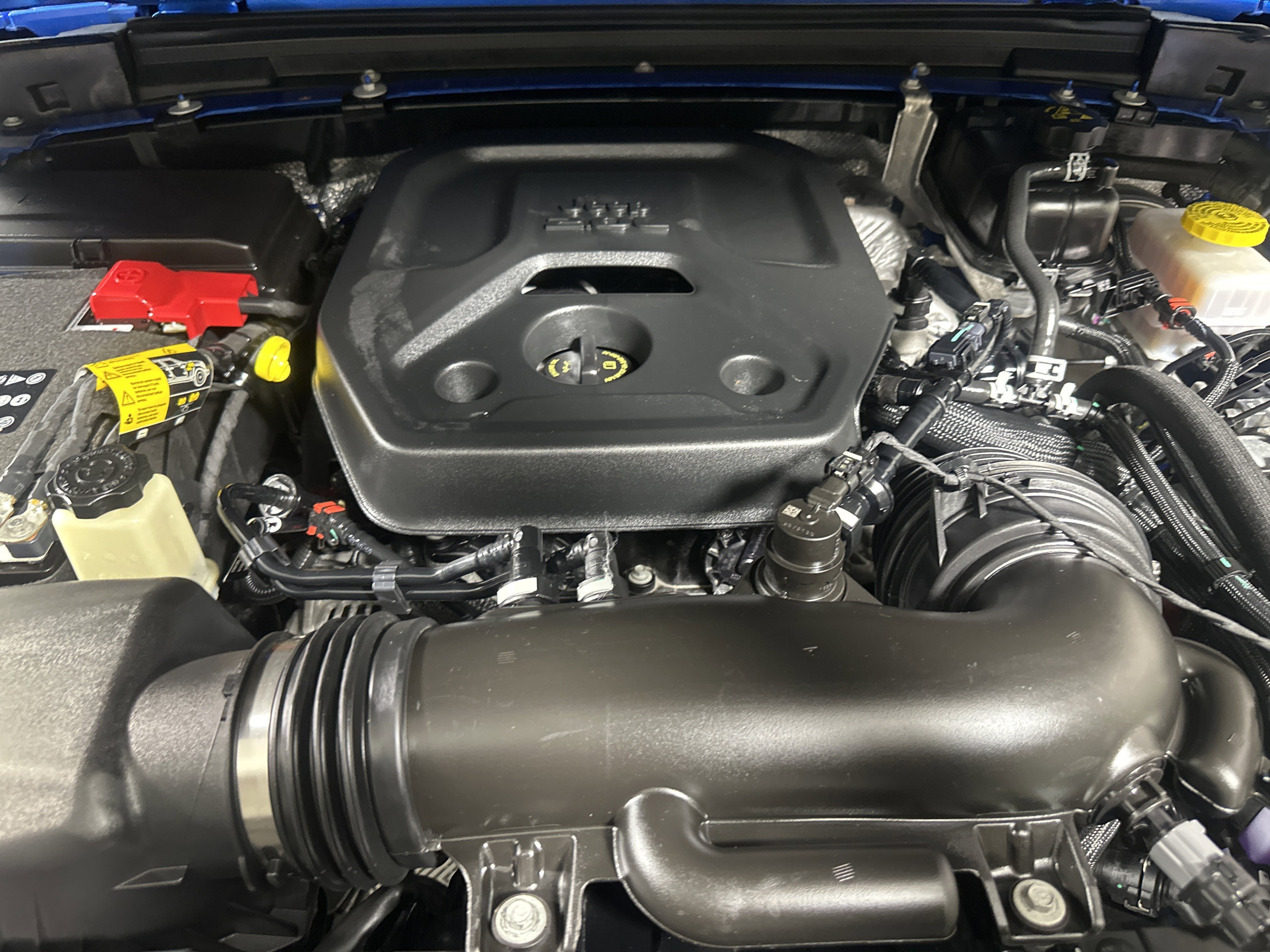 Used 2025 Hydro Blue Pearlcoat Jeep Rubicon image 27