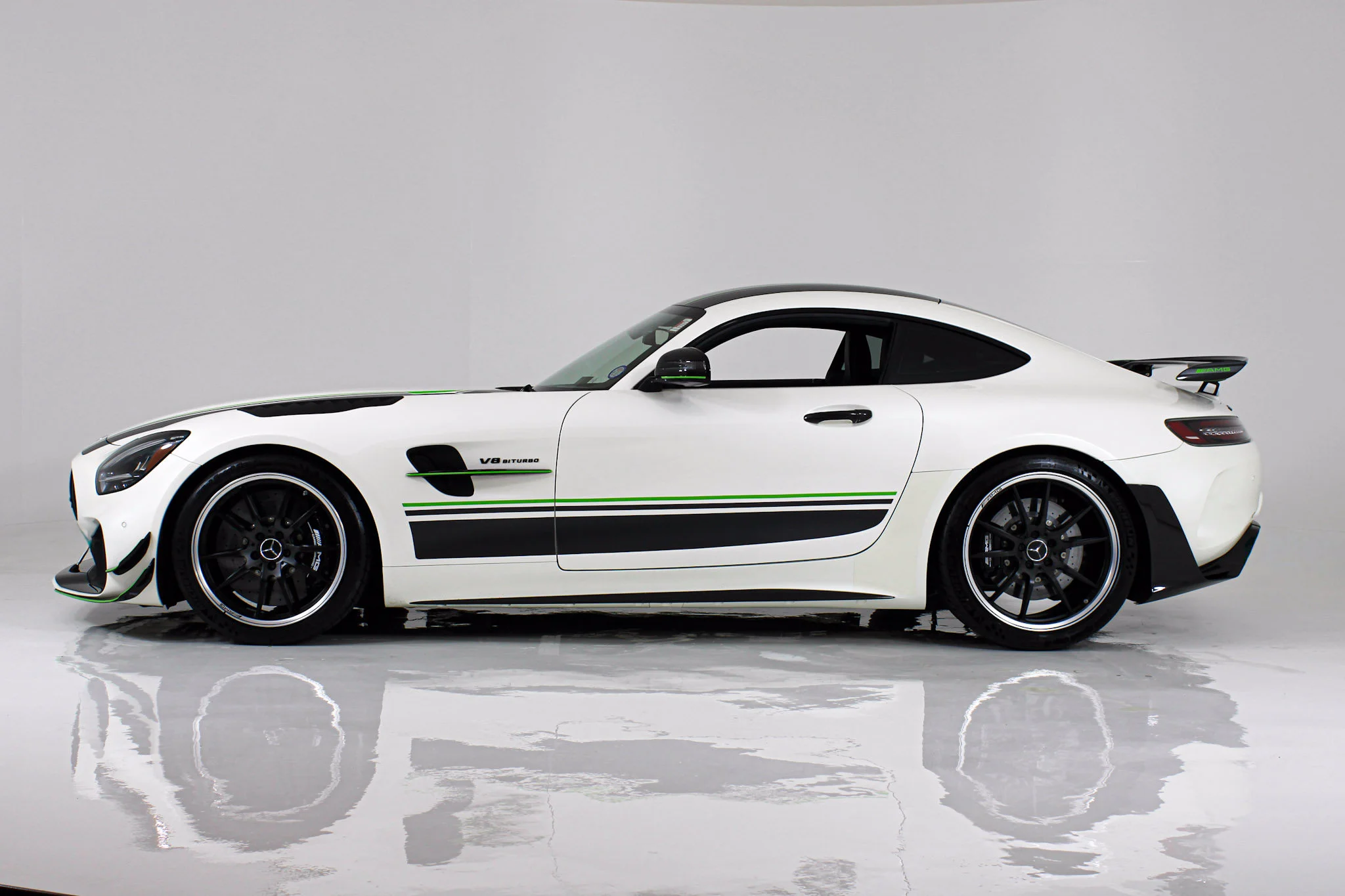 Used 2020 White Mercedes-Benz R PRO image 3