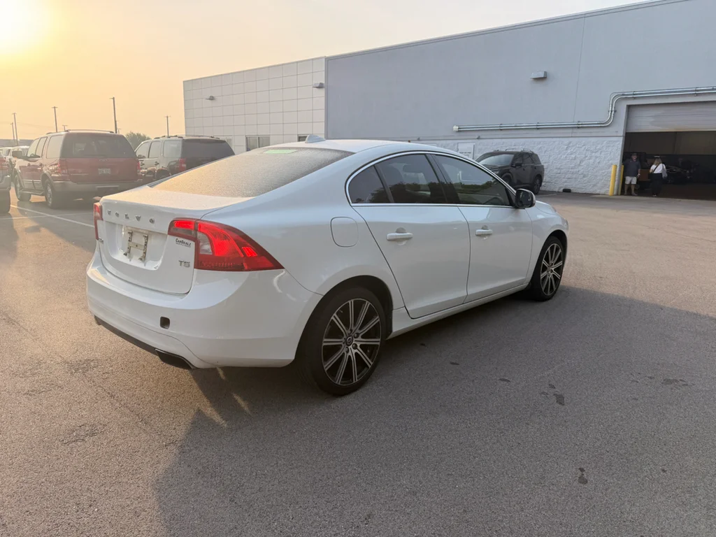 Used 2014 Ice White Volvo T5 image 4