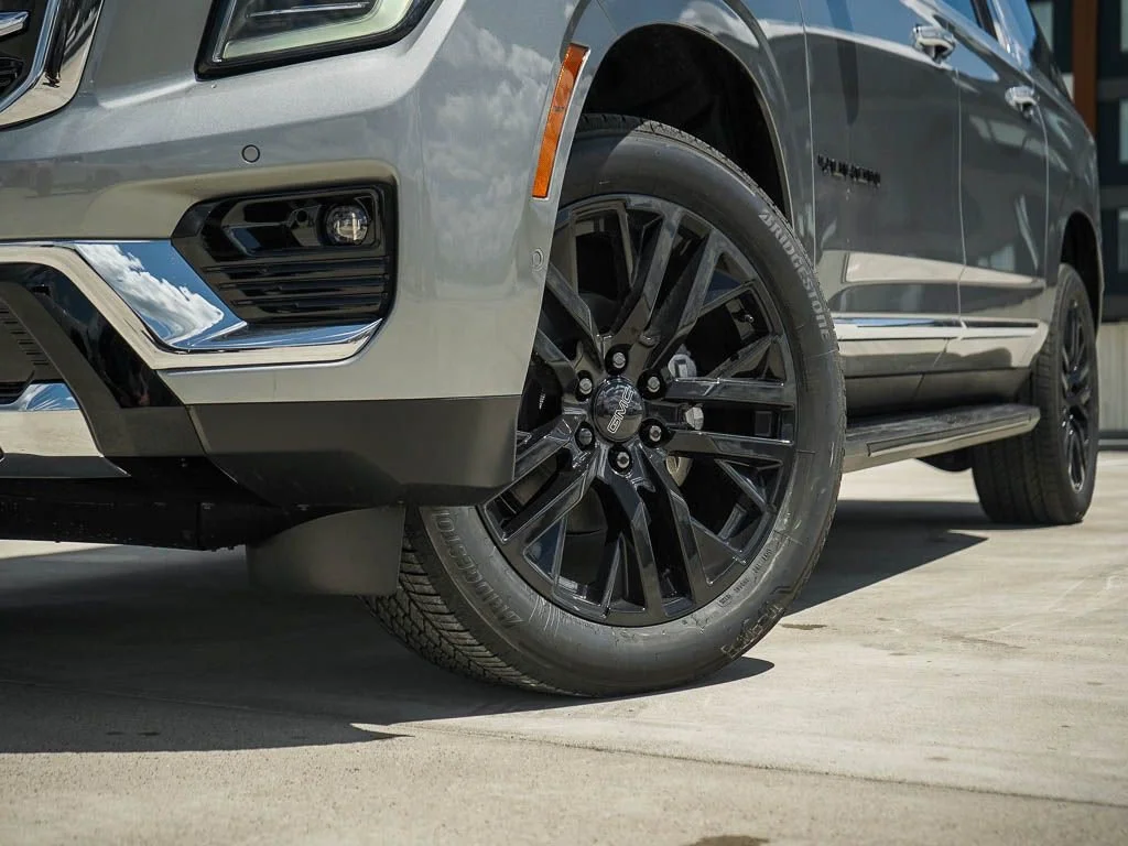 New 2026 Sterling Metallic GMC Elevation image 6