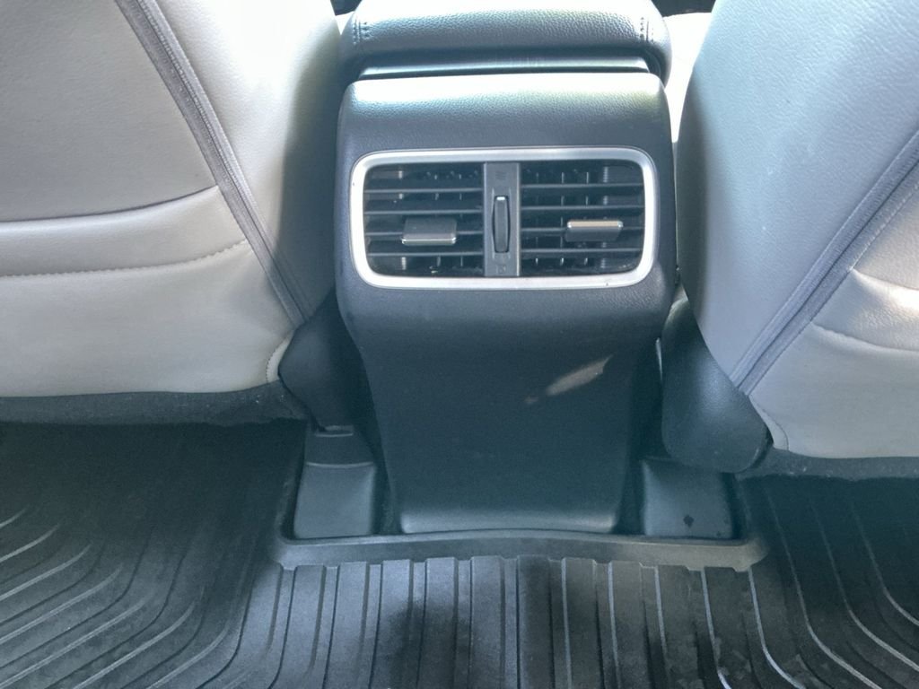 Used 2016 Red Honda EX-L image 31