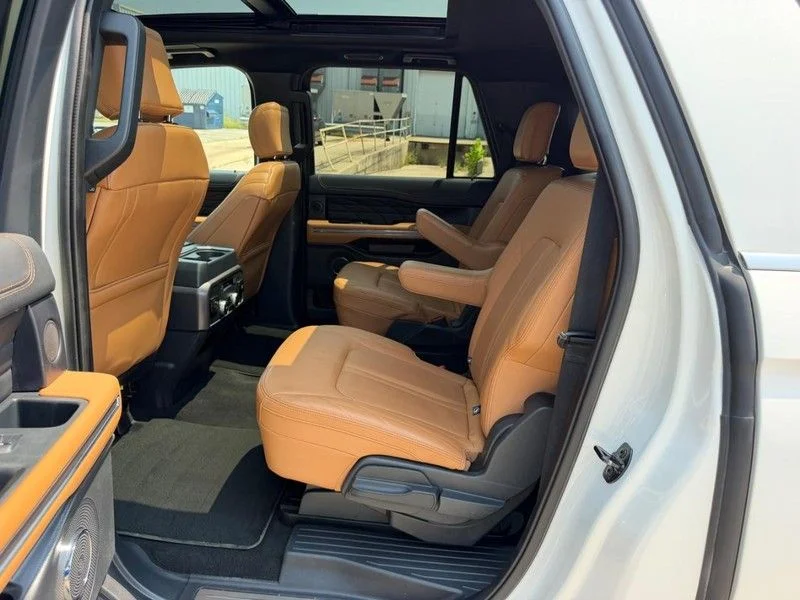Used 2023 White Ford Platinum image 9
