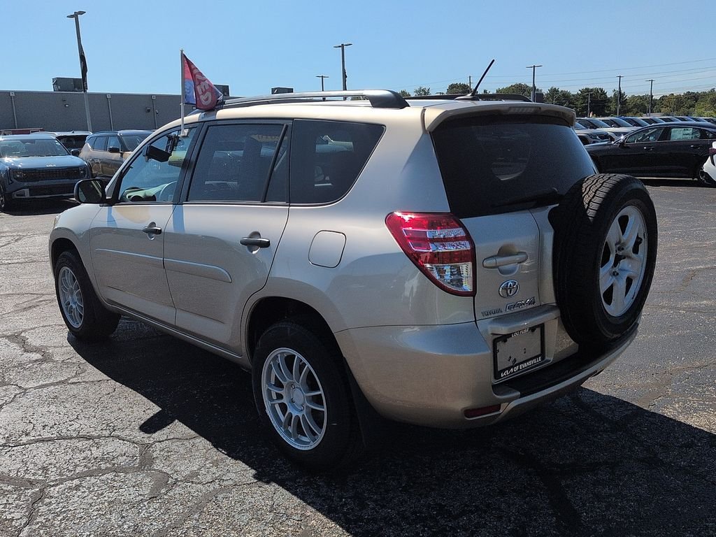 Used 2010  Toyota Base image 5