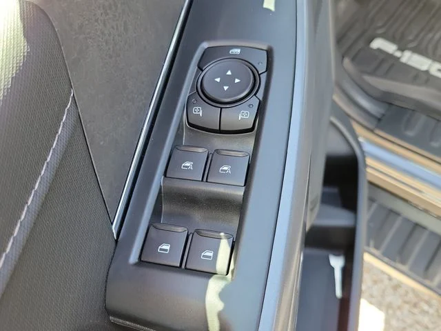 New 2026 Carbonized Gray Metallic Ford XLT image 17