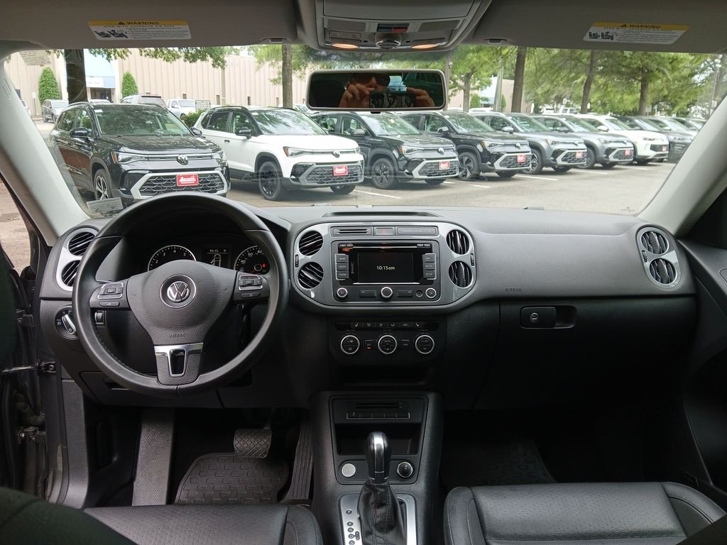 Used 2015 Gray Volkswagen SEL image 13