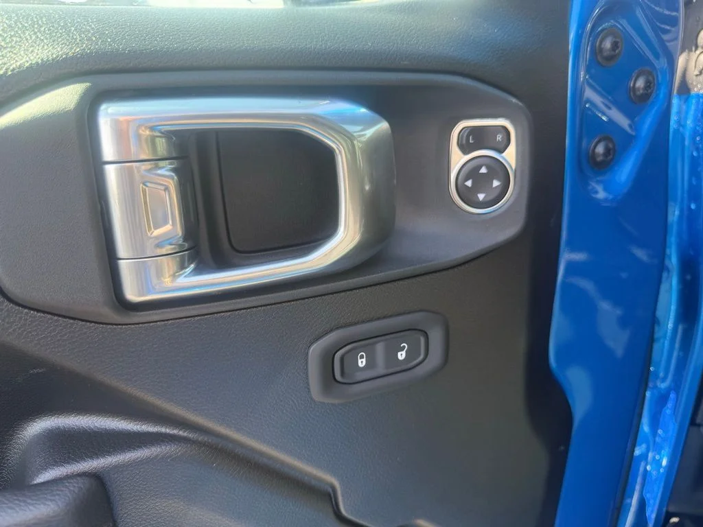 New 2026 Hydro Blue Pearl-Coat Exterior Paint Jeep Rubicon image 13