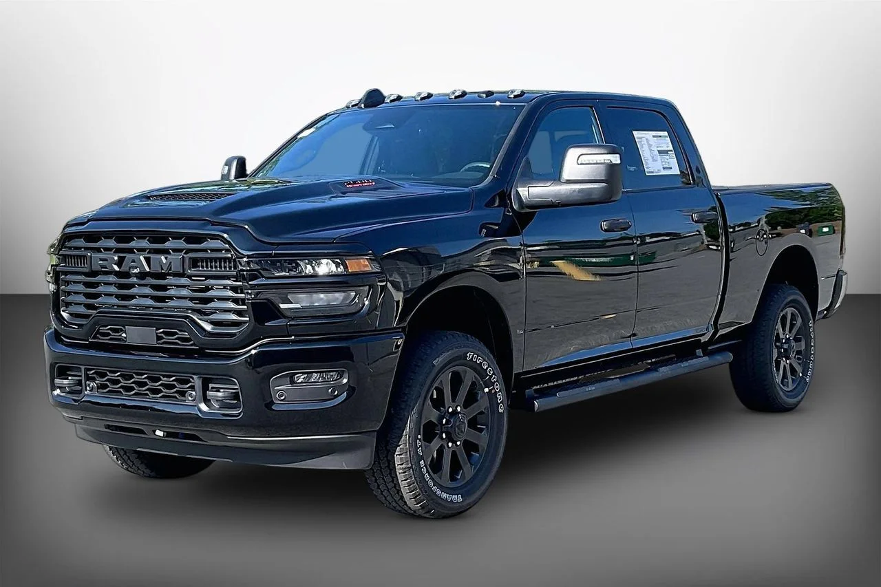 New 2026 Diamond Black Crystal Pearlcoat RAM  image 4