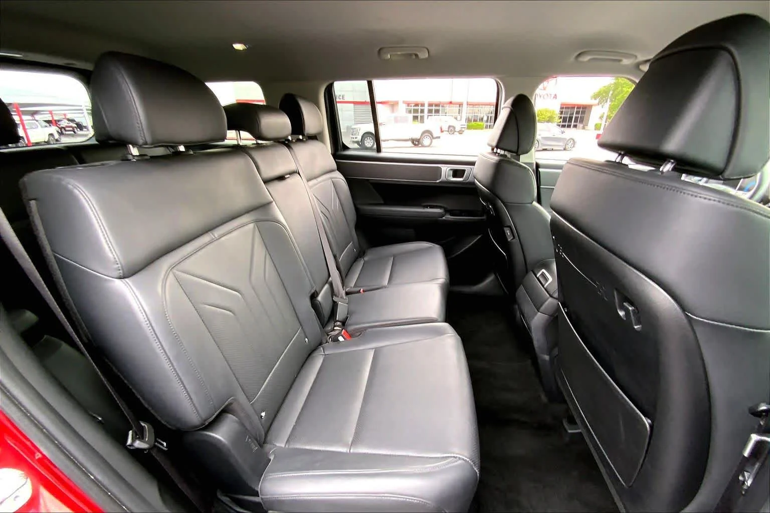 Used 2025 Ultimate Red Hyundai SEL image 20