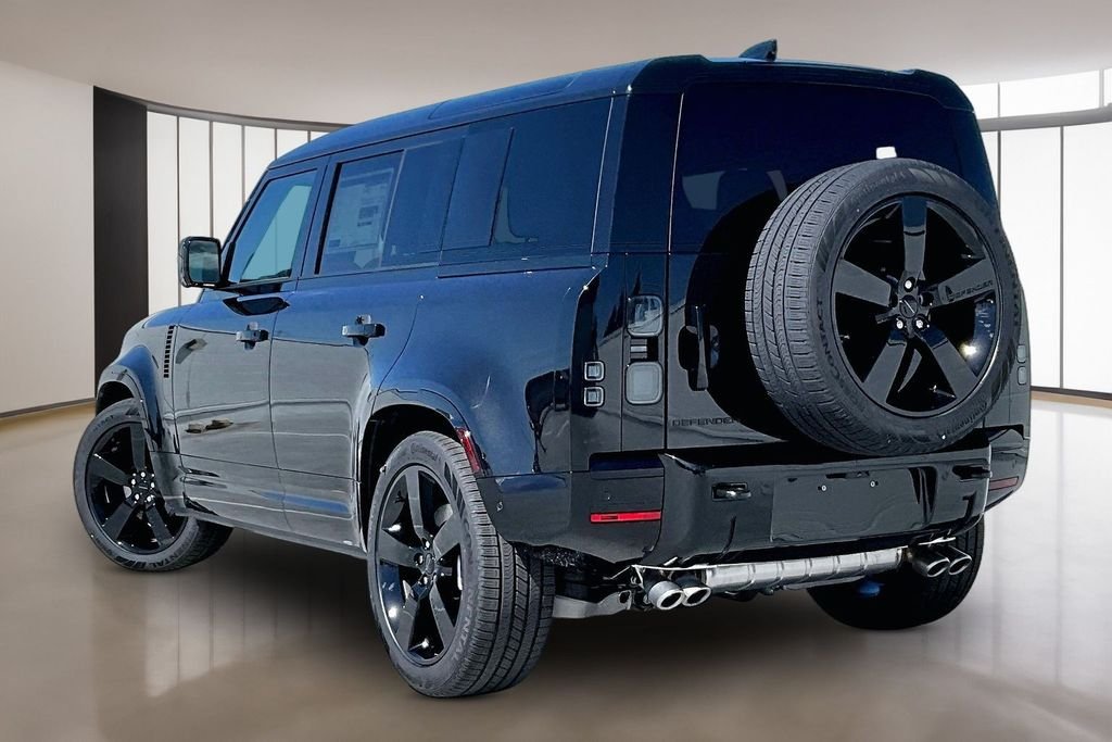 New 2026 SANTORINI BLACK Land Rover X-Dynamic SE image 3