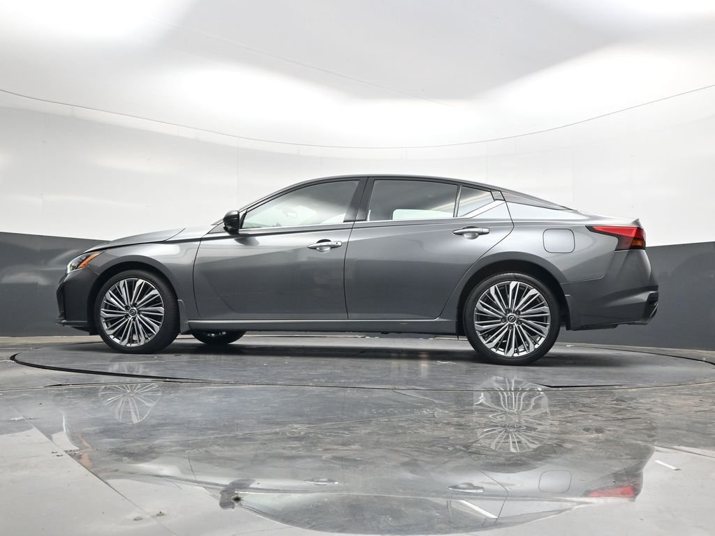 Used 2023 Gray Nissan 2.5 SL image 46