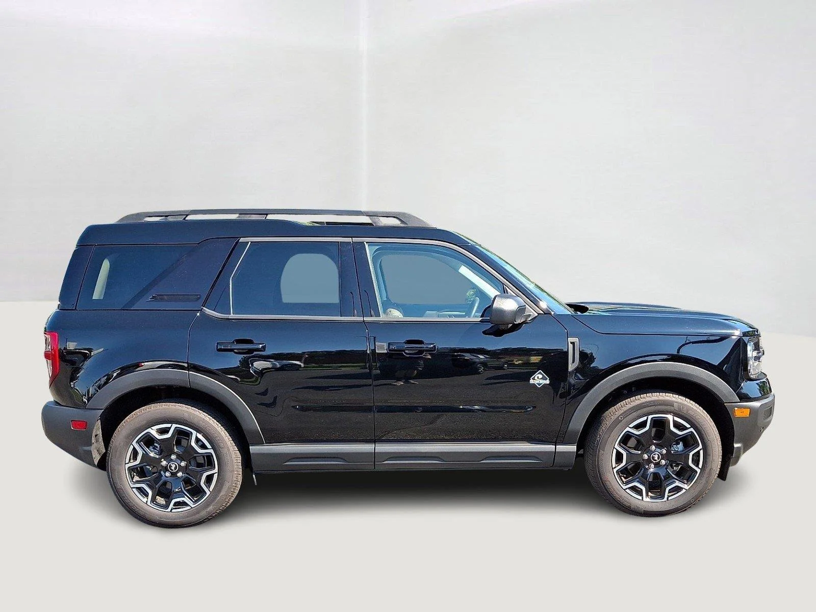 Used 2025 Shadow Black Ford Outer Banks image 7