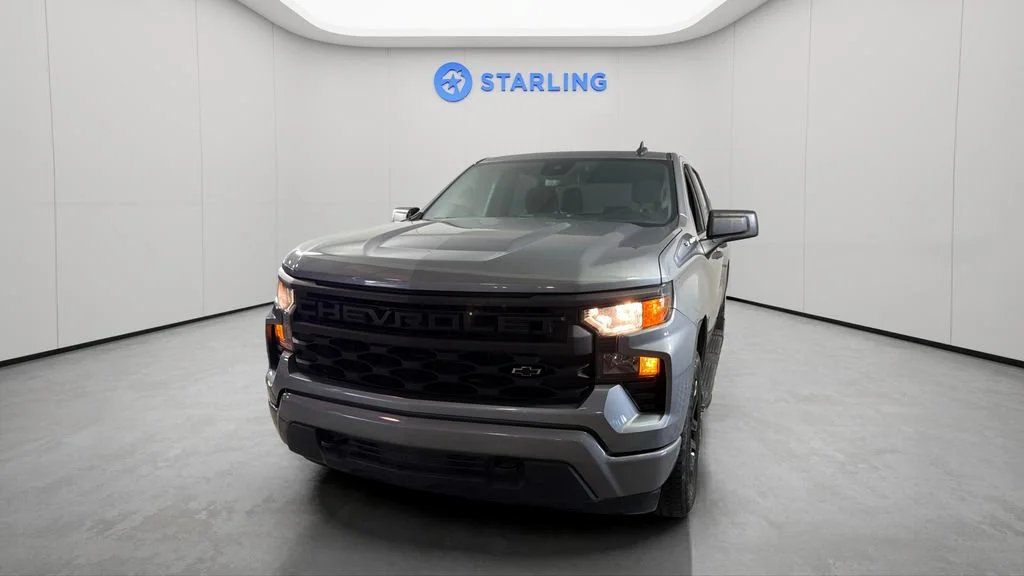 Used 2023 STERLING GRAY METALLIC Chevrolet Custom image 16