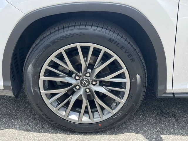 Used 2019 Silver Lexus 450h F Sport image 41