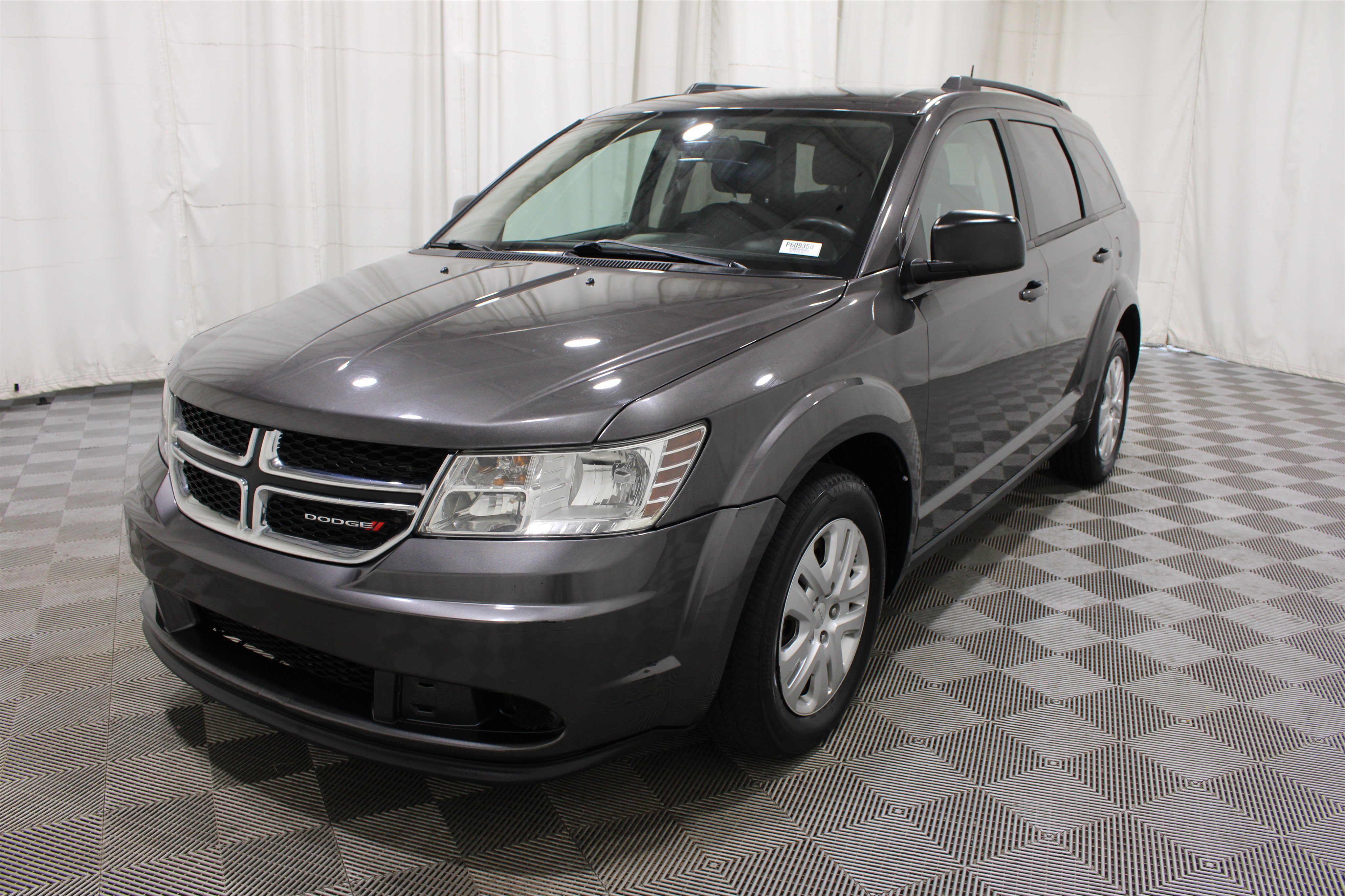 Used 2020 Granite Pearlcoat Dodge SE Value image 31