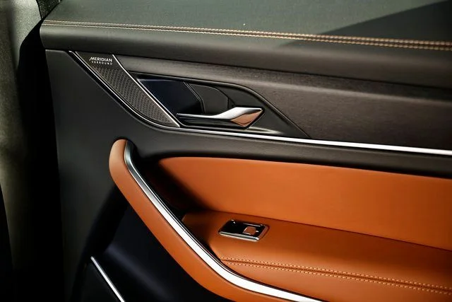 2026 Jaguar F-Pace R-Dynamic S - Photo 32
