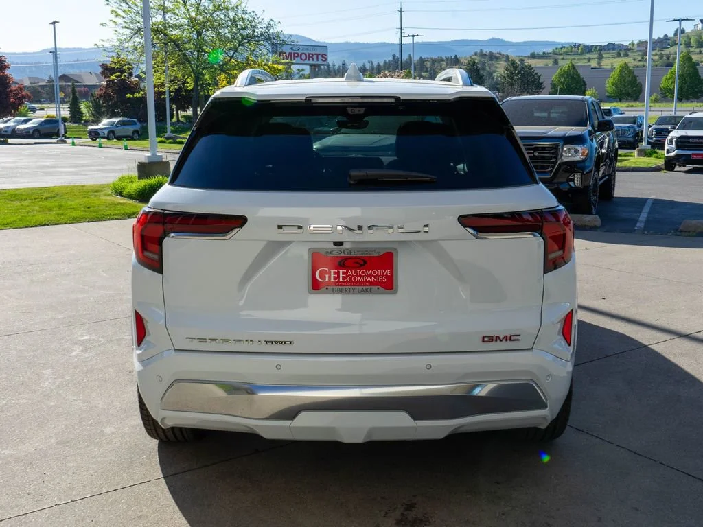 2026 GMC Terrain Denali - Photo 6