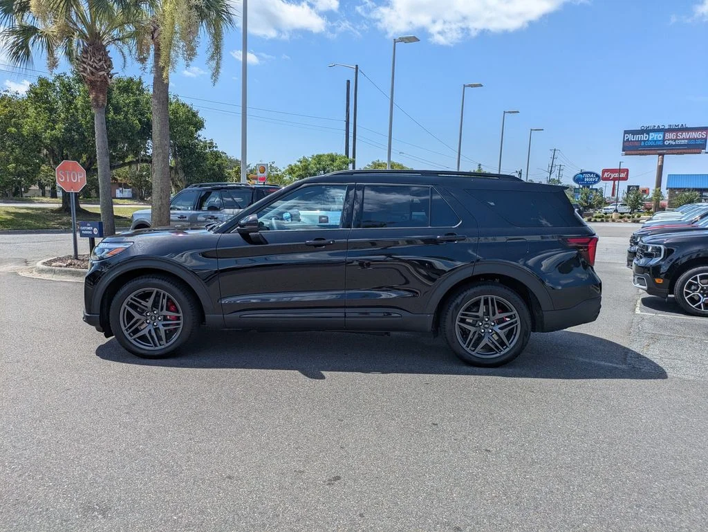 New 2026 Agate Black Metallic Ford ST image 7