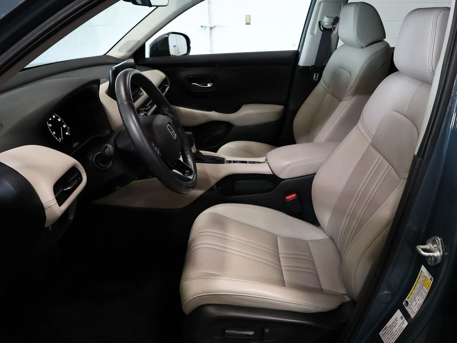Certified Used 2024 Beige Honda EX-L image 20