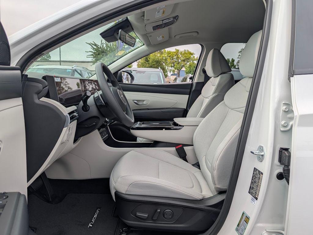 New 2026 White Hyundai SEL FWD image 12