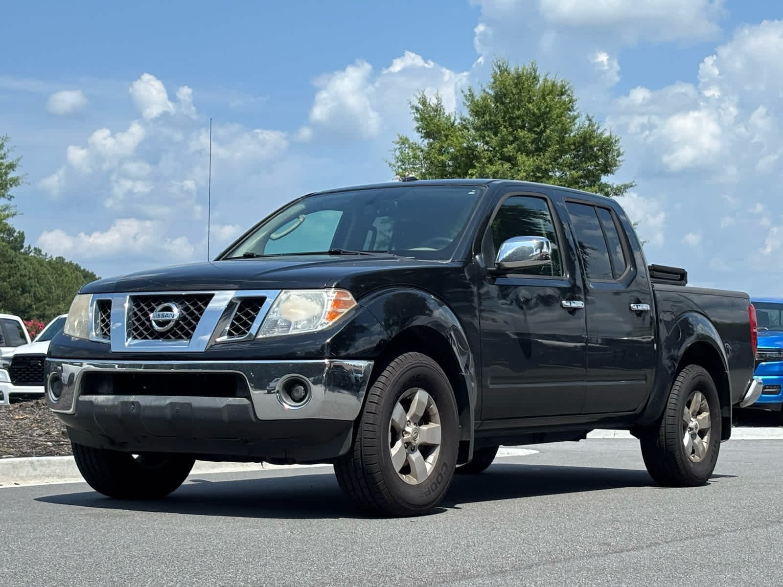 2011 Nissan Frontier 4.0 SV Crew Cab 4X4 AT SWB's photo
