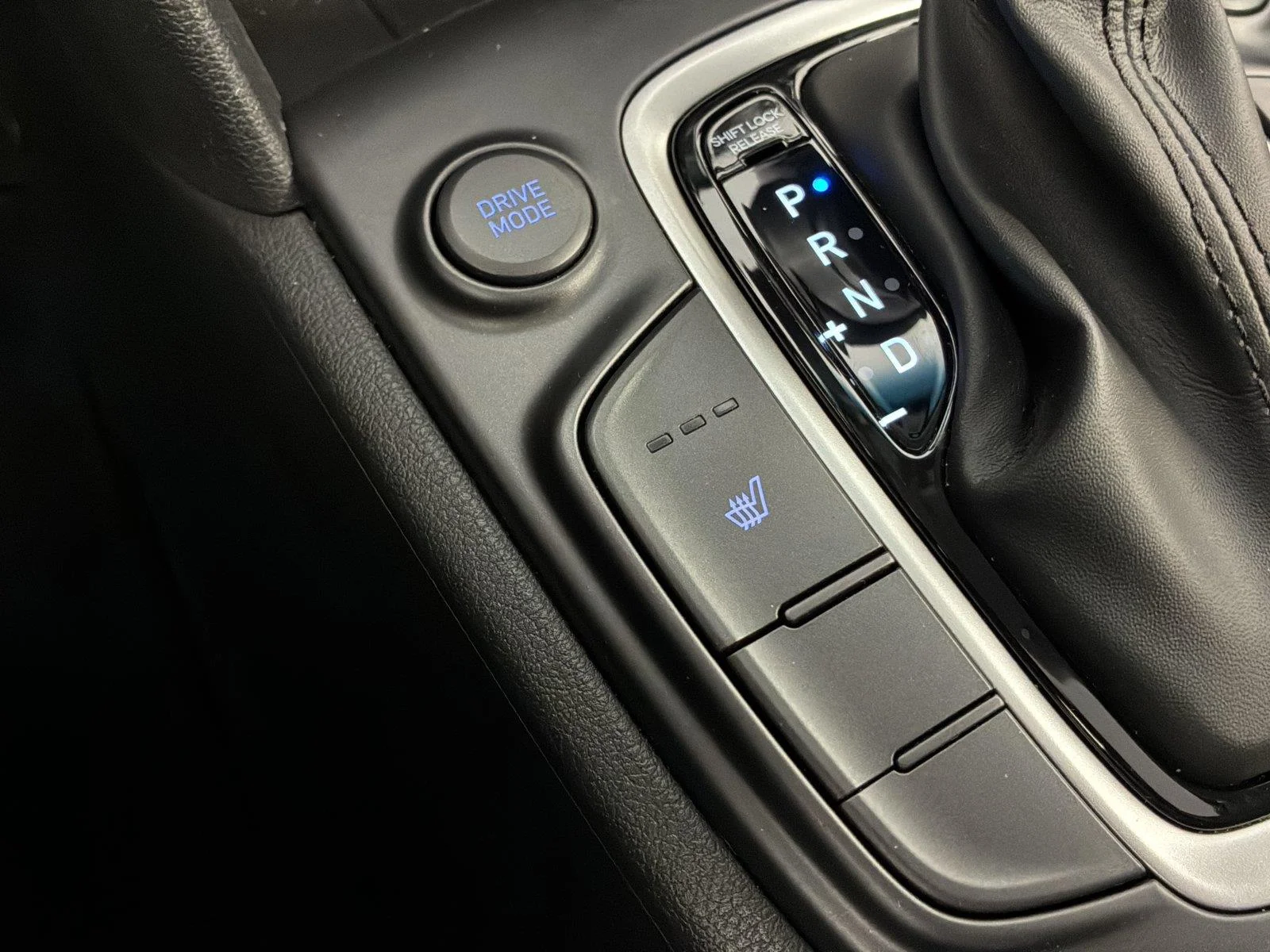 Used 2020 Surf Blue Hyundai Ultimate image 29