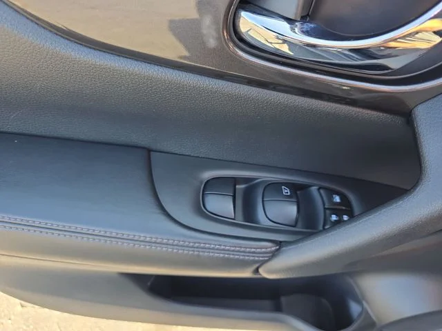 Used 2019 Gray Nissan S image 28