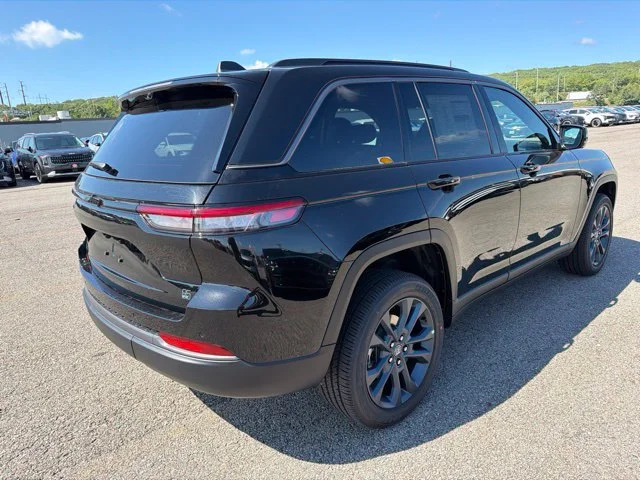 New 2026 Black Jeep  image 3