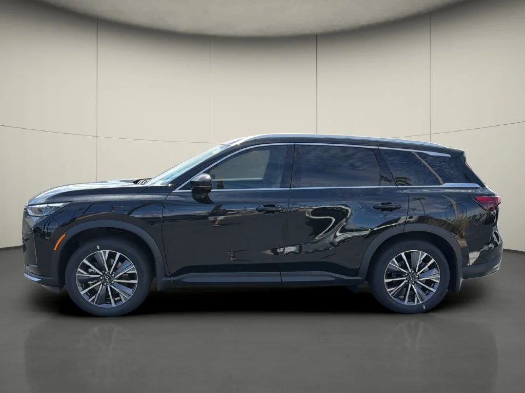 New 2027 MINERAL BLACK INFINITI Luxe FWD image 4