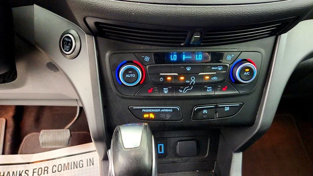 Used 2019 Sedona Orange Metallic Ford SEL FWD image 16