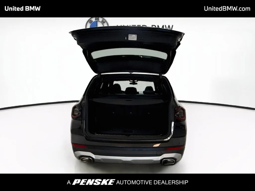 Used 2023 Dark Graphite BMW sDrive30i image 21