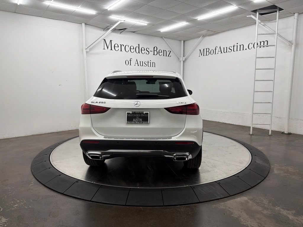 New 2026 Polar White Mercedes-Benz GLA 250 image 40