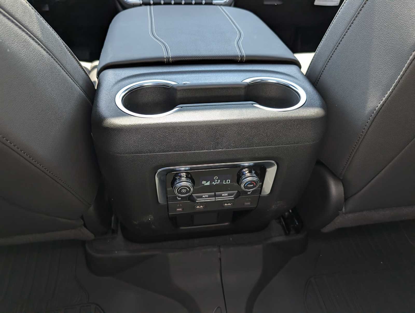 2026 GMC Yukon XL Elevation - Photo 17
