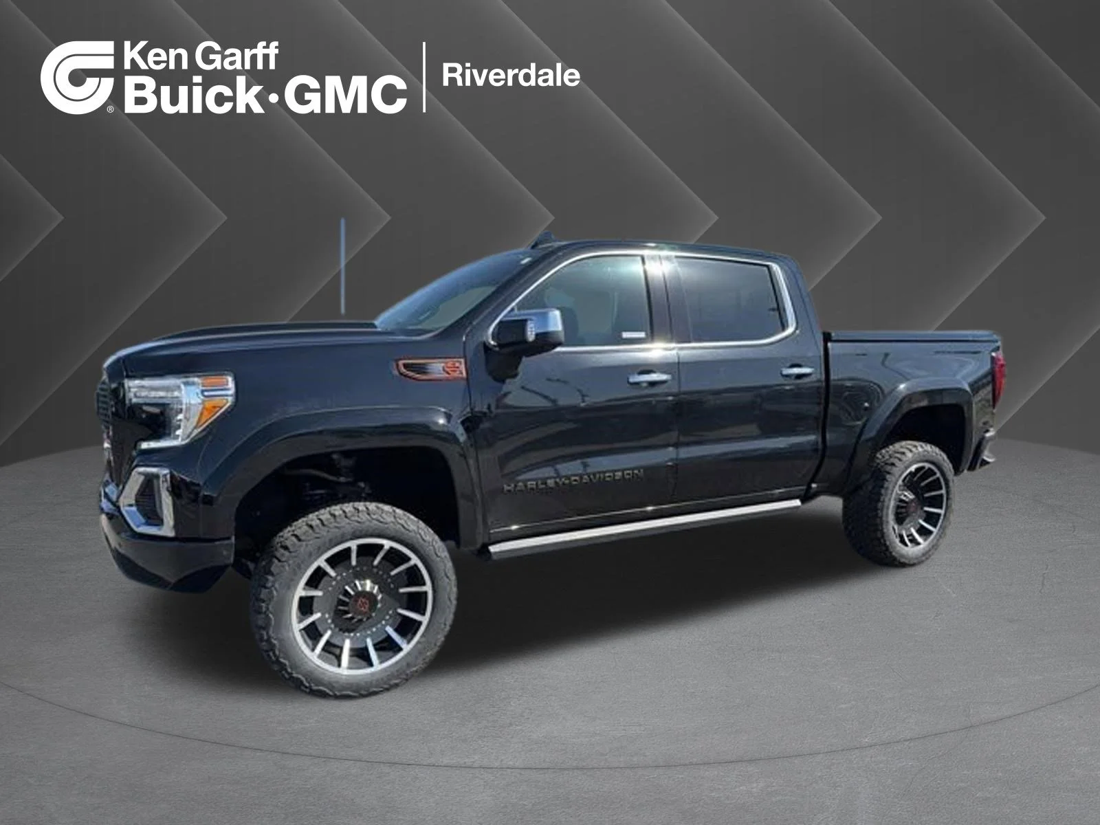 2022 GMC Sierra 4WD Crew Cab Standard Box SLT's photo