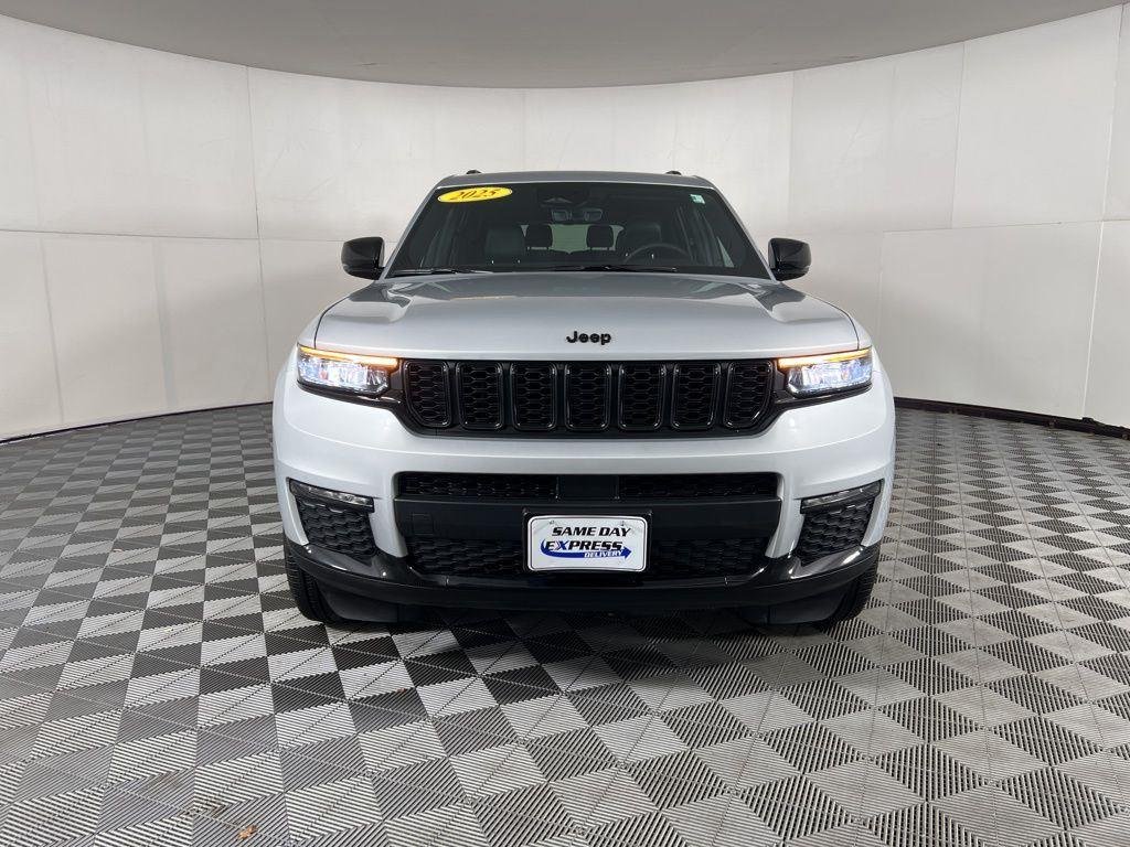 Used 2025 Silver Zynith Jeep Limited image 3