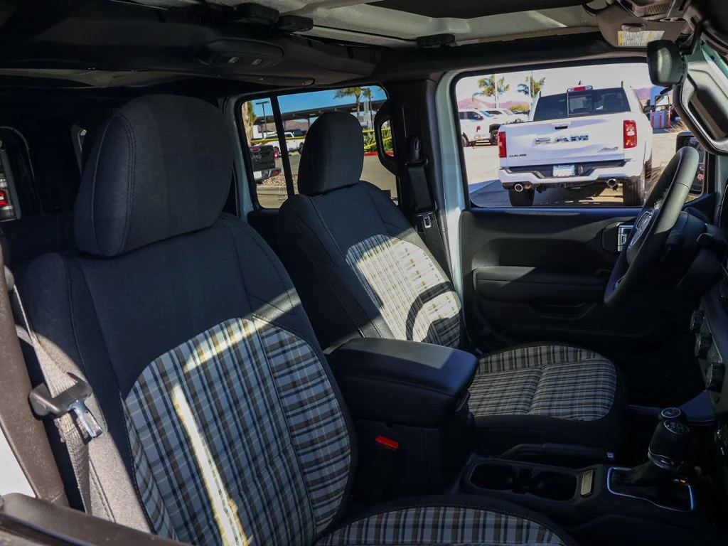 New 2026 Bright White Clearcoat Jeep 85th Anniversary Edition image 20